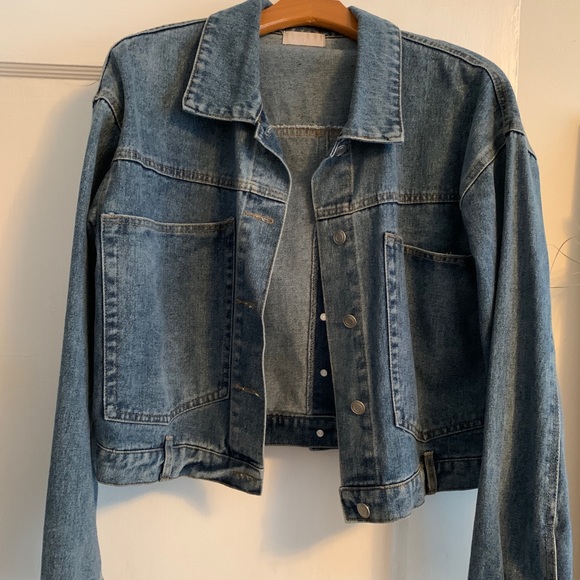 isalis Jackets & Blazers - Isalis Cropped Denim Jacket size Small